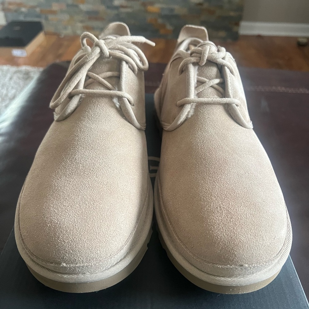UGG Maksim II (New) - Picture 2 of 4